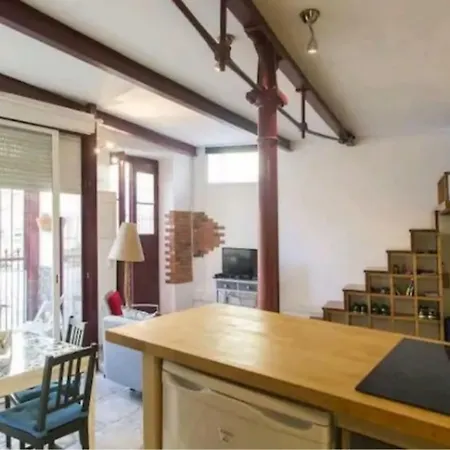 Loft De Encanto Num Bairro Tipico De Lisboaa! *